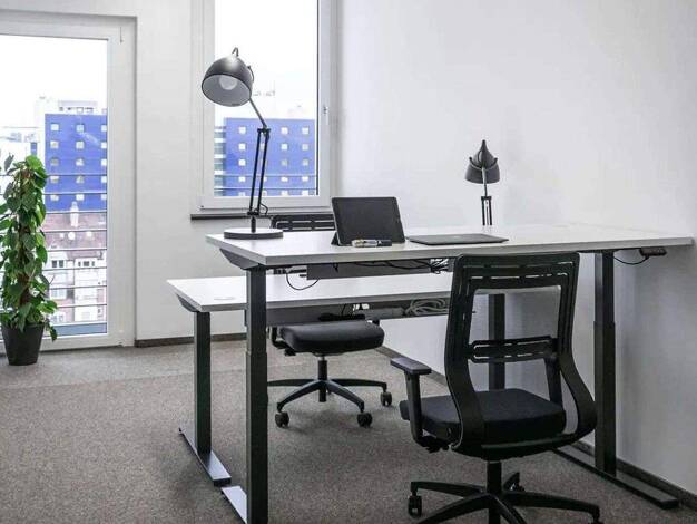 Bürofläche zur Miete provisionsfrei 14 m² Bürofläche teilbar ab 14 m² Maybachstraße 20 Feuerbach Stuttgart 70469