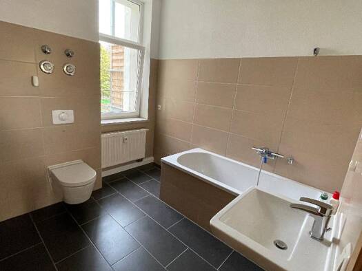 Wohnung zum Kauf 72.000 € 3 Zimmer 69,5 m² Chrieschwitz Plauen 08529