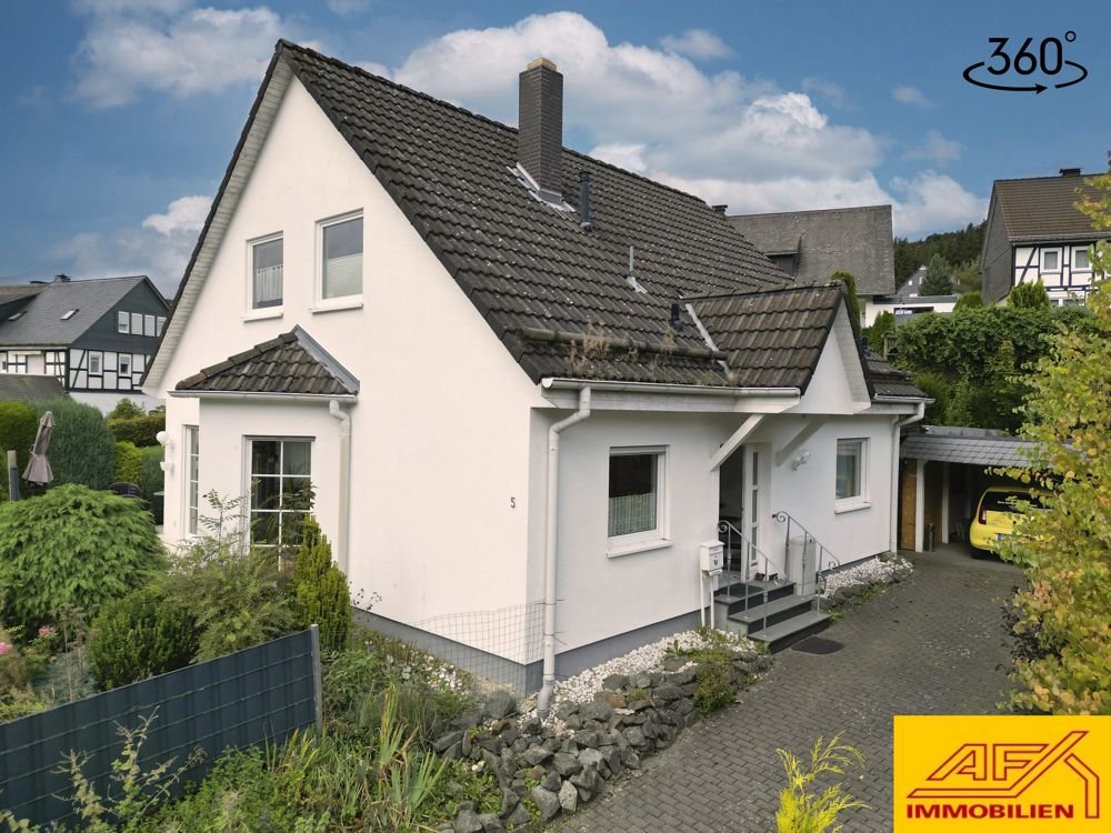 Einfamilienhaus zum Kauf 349.000 € 6 Zimmer 132 m²<br/>Wohnfläche 599 m²<br/>Grundstück Elkeringhausen Winterberg / Elkeringhausen 59955