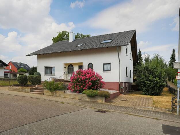 Einfamilienhaus zum Kauf 529.000 € 6 Zimmer 226 m² 817 m² Grundstück Bauerbach Bretten 75015