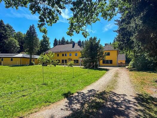 Bauernhaus zum Kauf 20 Zimmer 840 m² 210.262 m² Grundstück Gmunden 4810