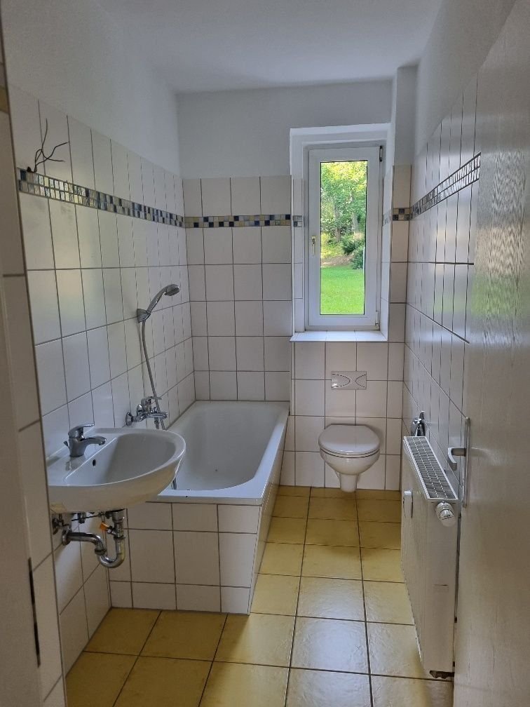 Wohnung zur Miete 280 € 2,5 Zimmer 55,9 m²<br/>Wohnfläche EG<br/>Geschoss ab sofort<br/>Verfügbarkeit Rosa-Luxemburg-Straße 27 Bernsdorf 422 Chemnitz 09126