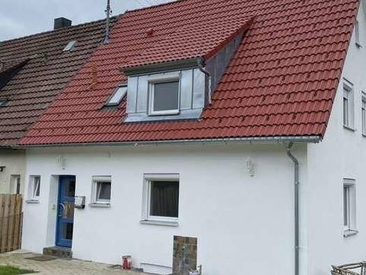 Doppelhaushälfte zur Miete 1.000 € 4 Zimmer 120 m² 450 m² Grundstück frei ab 01.12.2026 Bergstraße 22 Böhmenkirch Böhmenkirch 89558