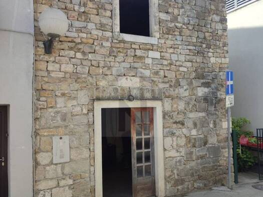 Einfamilienhaus zum Kauf 170.000 € 2 Zimmer 54 m² Kaštel Lukšić 21215