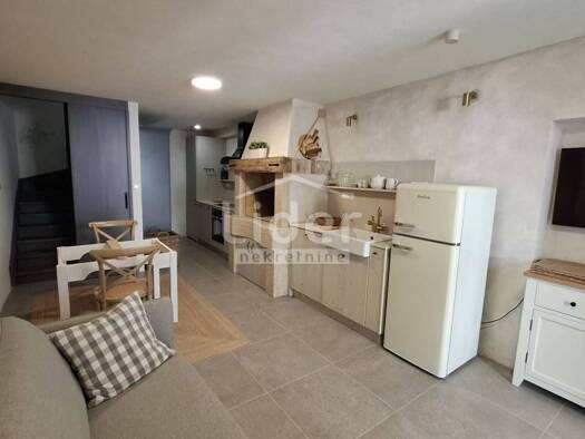 Wohnung zum Kauf 300.000 € 4 Zimmer 80 m² Omisalj Center