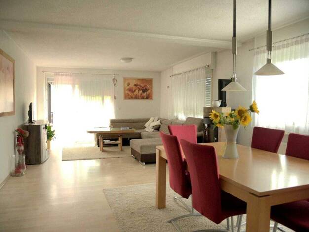 Einfamilienhaus zum Kauf 554.000 € 9 Zimmer 210 m² 1.225 m² Grundstück Bronnweiler Reutlingen 72770