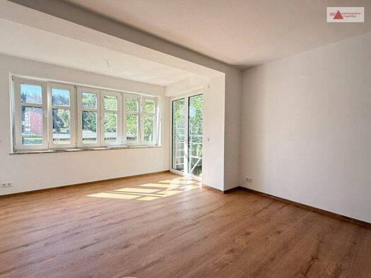 Wohnung zur Miete 720 € 3 Zimmer 77 m² 1. Geschoss frei ab 01.01.2026 Turnstraße 13 Burkhardtsdorf 09235