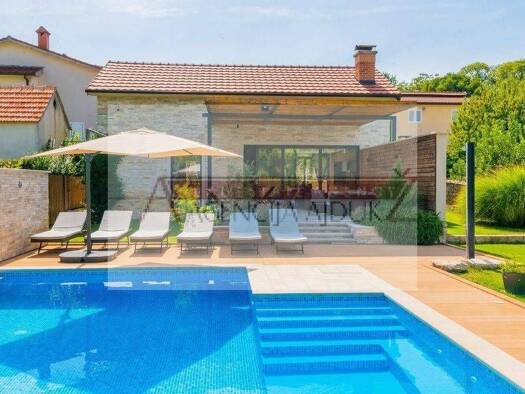 Bauernhaus zum Kauf 750.000 € 7 Zimmer 300 m² Imotski 21260