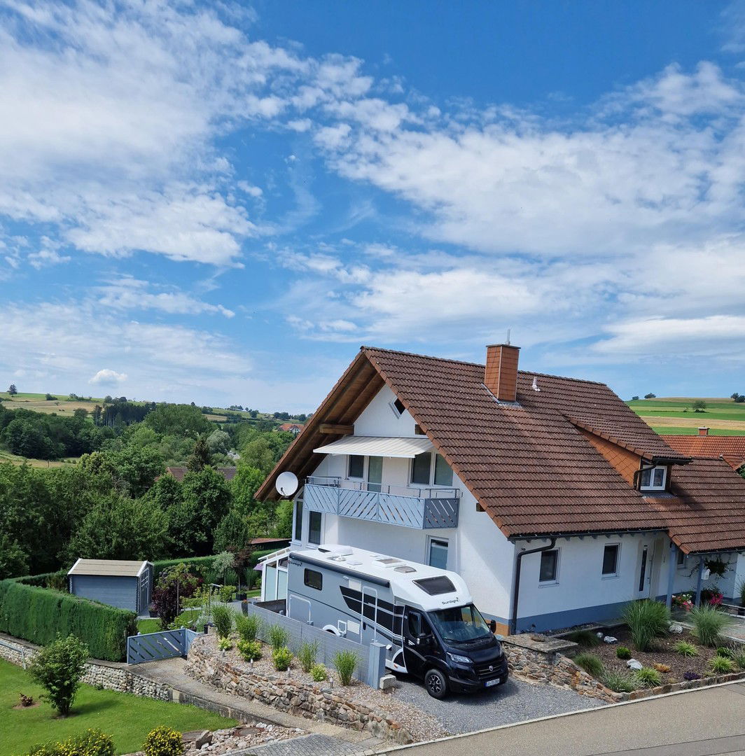 Einfamilienhaus zum Kauf provisionsfrei 665.000 € 7 Zimmer 244 m²<br/>Wohnfläche 741 m²<br/>Grundstück Wellendingen Bonndorf im Schwarzwald 79848