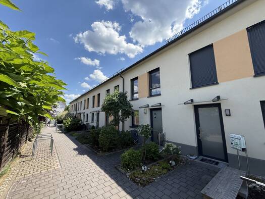 Reihenmittelhaus zum Kauf 549.000 € 5 Zimmer 142 m² 250 m² Grundstück Roth Roth 91154