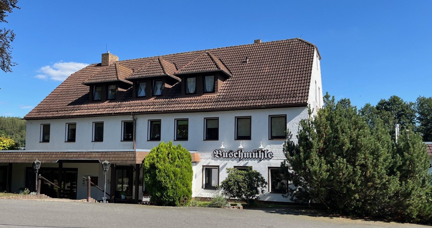 Mehrfamilienhaus zum Kauf 499.900 € 10 Zimmer 287 m²<br/>Wohnfläche 5.561 m²<br/>Grundstück Ohorn 01896