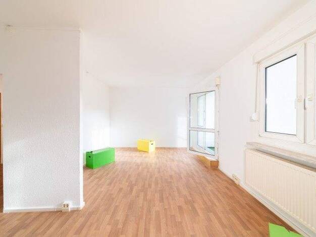 Wohnung zur Miete 462 € 4 Zimmer 66,6 m² 4. Geschoss frei ab 15.04.2026 Carl-Schorlemmer-Ring 53 Nördliche Neustadt Halle 06122