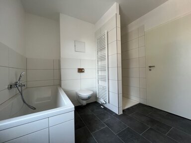 Wohnung zur Miete 675 € 4 Zimmer 99 m² 2. Geschoss Lutherstraße 5 Stollberg Stollberg/Erzgebirge 09366