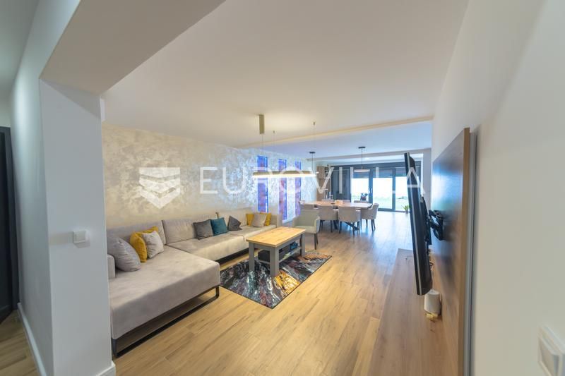 Wohnung zur Miete 1.350 € 3 Zimmer 166 m²<br/>Wohnfläche Ulica Jela Cvjetno naselje 31000