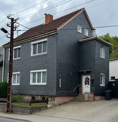 Einfamilienhaus zum Kauf 189.000 € 7 Zimmer 195 m² 1.400 m² Grundstück frei ab sofort Ilmenauerstr. 26 Elgersburg 98716