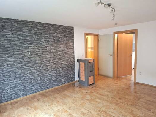 Wohnung zur Miete 650 € 2,5 Zimmer 71 m² frei ab sofort Metten Metten 94526