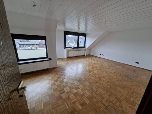 Maisonette zur Miete 1.300 € 4 Zimmer 127 m² Geschoss 2/2 frei ab 01.04.2026 Saarn/Mintard Mülheim an der Ruhr 45481