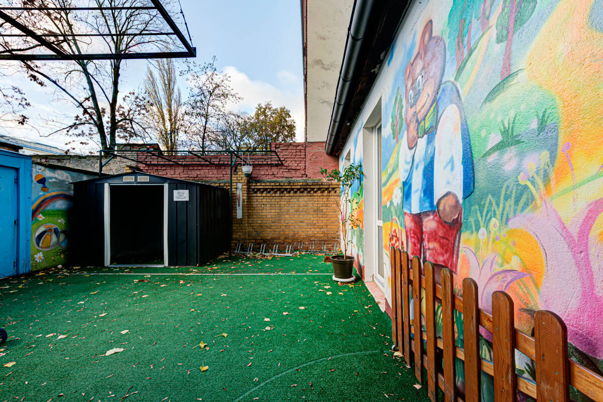 2 Zimmer mit *Balkon*: Gründerzeit-Wohnung im beliebten Friedrichshain - nahe Volkspark! – Eckertstraße 17, 10249 Berlin – Vorschaubild 9