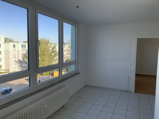 Wohnung zur Miete 979 € 4 Zimmer 88 m² 3. Geschoss frei ab 01.05.2026 Friedenauer Straße 9 Monheim 40789