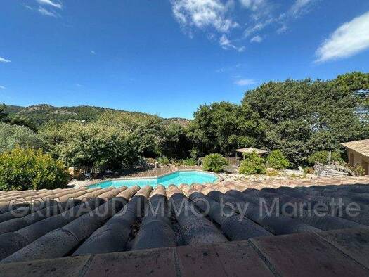 Haus zum Kauf 1.680.000 € 7 Zimmer 248 m² 2.500 m² Grundstück La Garde-Freinet 83680