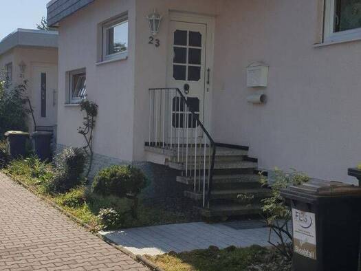 Einfamilienhaus zur Miete 2.250 € 5 Zimmer 140 m² 250 m² Grundstück frei ab sofort An der Litzelwiese 23 Hausen Frankfurt am Main 60488