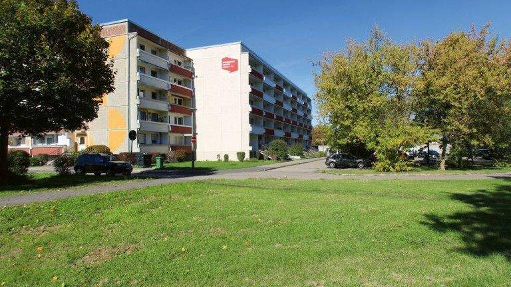 Wohnung zur Miete 330 € 2 Zimmer 56,8 m² 4. Geschoss frei ab 01.04.2026 Augustenstr. 132 Innenstadt Dessau-Roßlau 06842