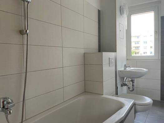 Wohnung zur Miete 306 € 3 Zimmer 59,9 m² 1. Geschoss Albert-Einstein-Straße 18 Oschersleben 39387