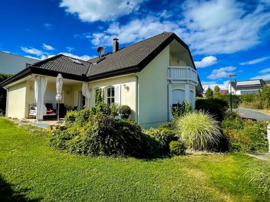 Villa zum Kauf 1.970.000 € 7 Zimmer 260 m² 578 m² Grundstück Oberursel Oberursel / Oberstedten 61440