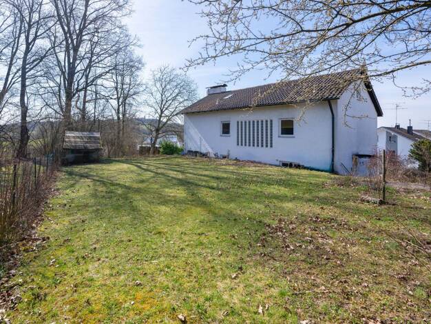 Einfamilienhaus zum Kauf 299.000 € 8 Zimmer 243,5 m² 921 m² Grundstück Bogen 94327