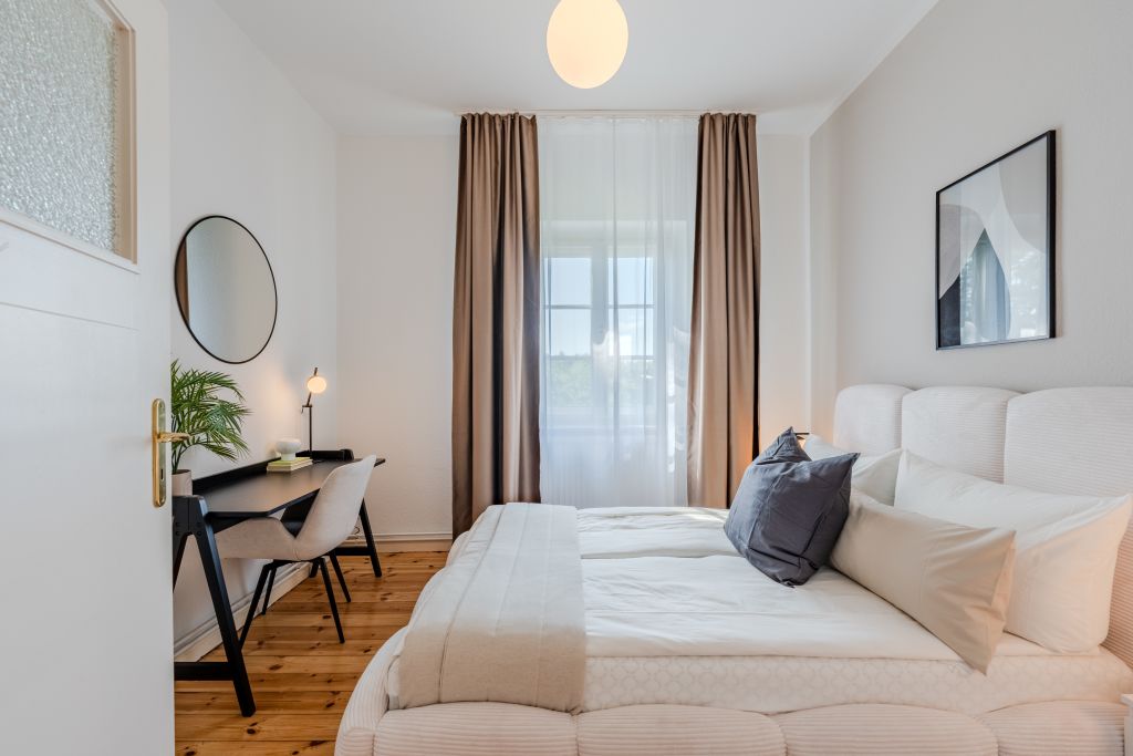 Wohnung zur Miete Wohnen auf Zeit 2.840 € 4 Zimmer 71 m²<br/>Wohnfläche 01.02.2025<br/>Verfügbarkeit Berliner Straße Dahlem Berlin 14169