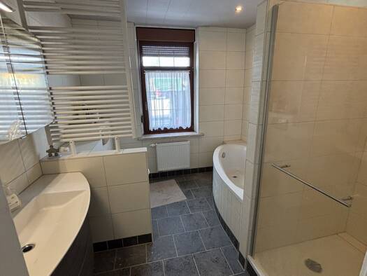 Wohnung zum Kauf 60.000 € 3 Zimmer 90 m² Leubnitz Werdau 08412