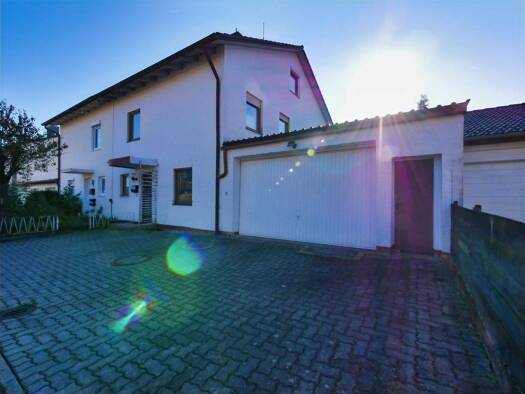 Doppelhaushälfte zum Kauf 420.000 € 5 Zimmer 149,1 m² 419 m² Grundstück frei ab 01.01.2026 Burghausen 84489