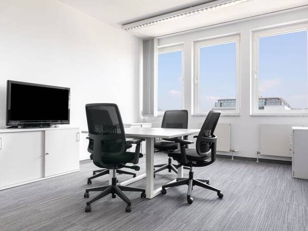Bürofläche zur Miete provisionsfrei 1.249 € 30 m² Bürofläche Feringastrasse 6 München 85774