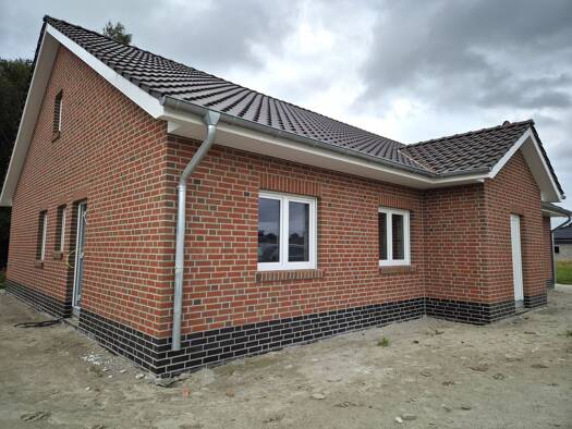 Doppelhaushälfte zur Miete - Erstbezug 980 € 3 Zimmer 82 m² 360 m² Grundstück frei ab 01.01.2026 Barßelermoor Barßel - OT Barßelermoor 26676