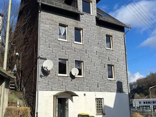 Haus zum Kauf 195.000 € 9 Zimmer 220 m² 400 m² Grundstück Betzdorf 57518