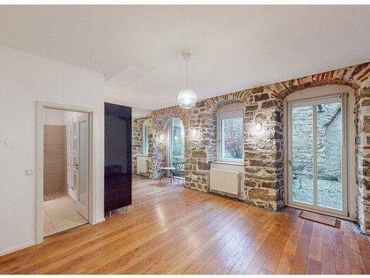 Wohnung zum Kauf 195.000 € 1 Zimmer 43 m² 1. Geschoss frei ab sofort Hauptstraße 113 Zell a. Main 97299