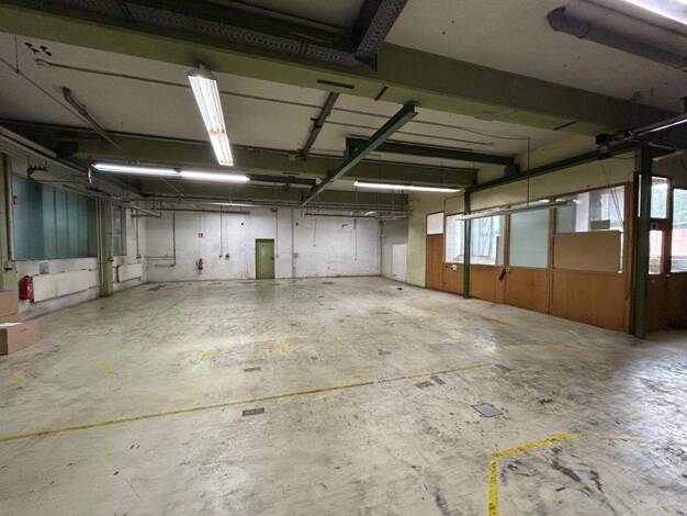 Produktionshalle zur Miete provisionsfrei 1.825 € 309,7 m² Lagerfläche Maulbronn 75433