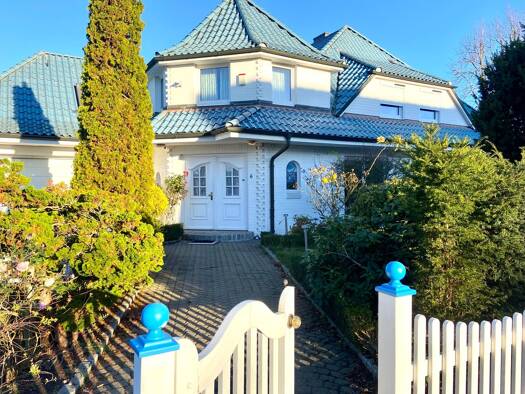 Haus zum Kauf 1.295.000 € 7 Zimmer 1.077 m² Grundstück frei ab sofort Scharbeutz 23683