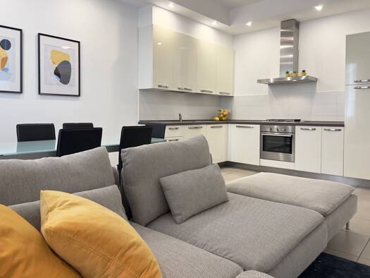 Wohnung zur Miete 890 € 2 Zimmer 80 m² 2. Geschoss frei ab sofort Laveno 21014