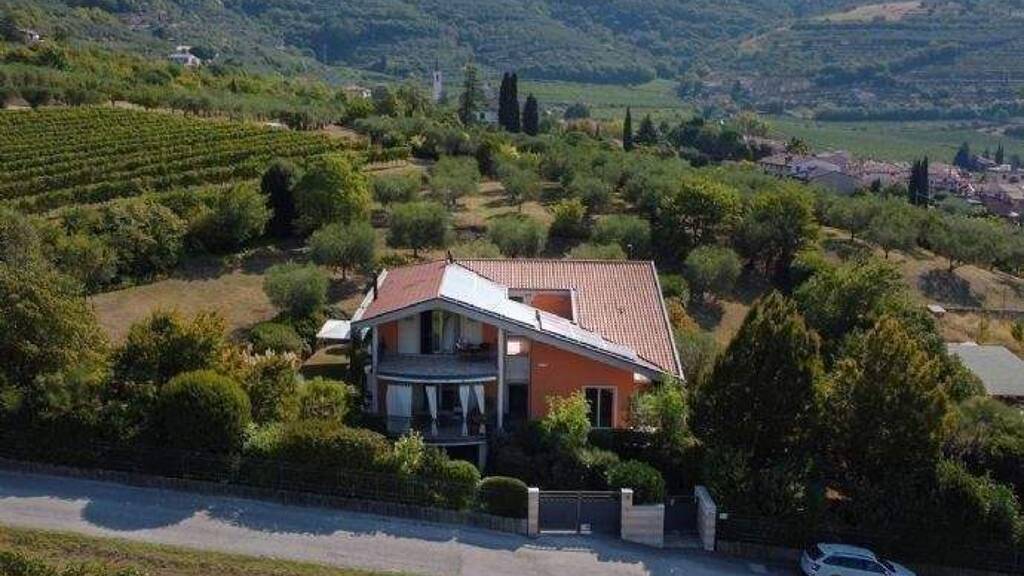 Villa zum Kauf 8 Zimmer 400 m² 2.500 m² Grundstück Santa Maria in Stelle 37142