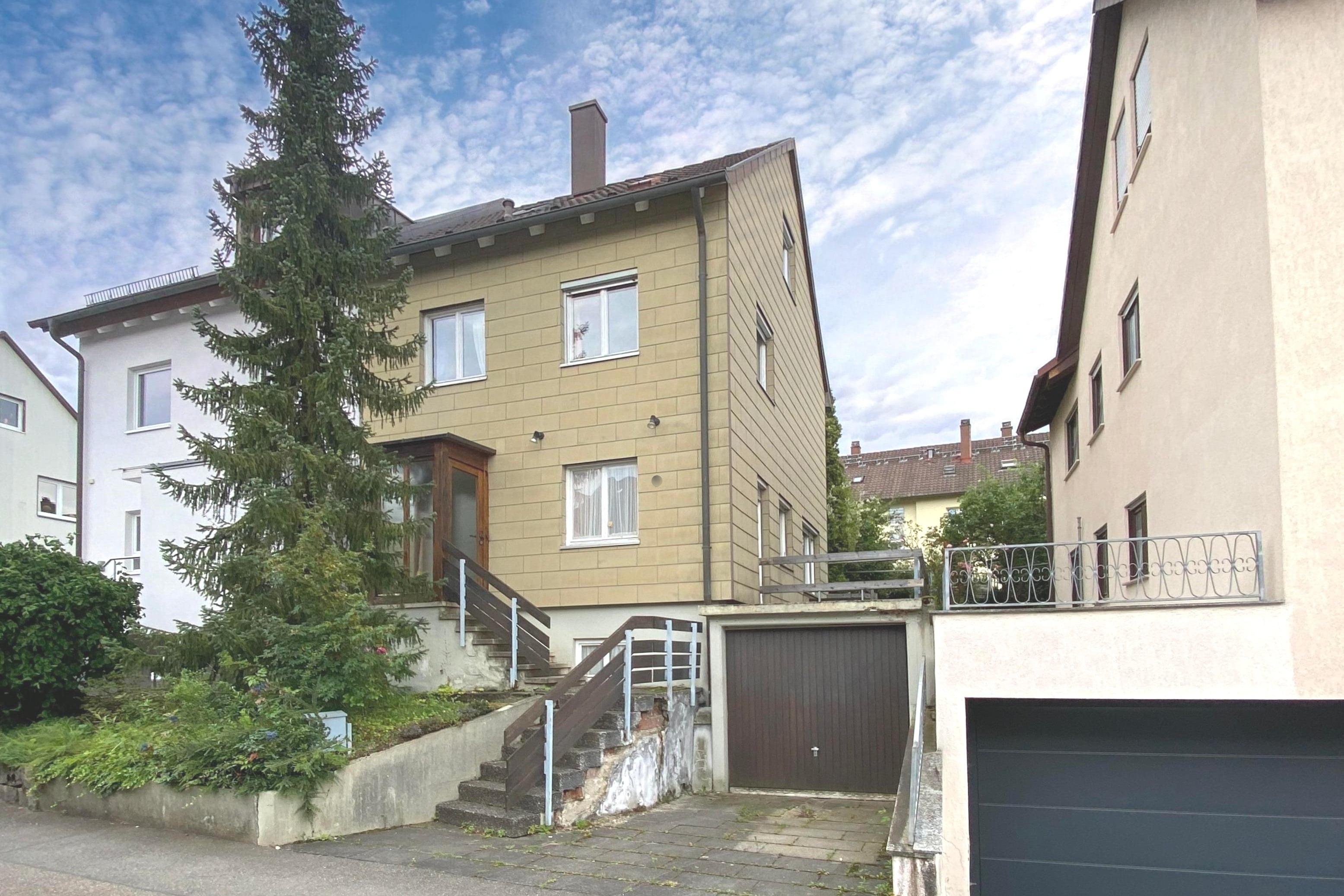 Doppelhaushälfte zum Kauf 475.000 € 5 Zimmer 109,6 m²<br/>Wohnfläche 243 m²<br/>Grundstück Gerlingen 70839