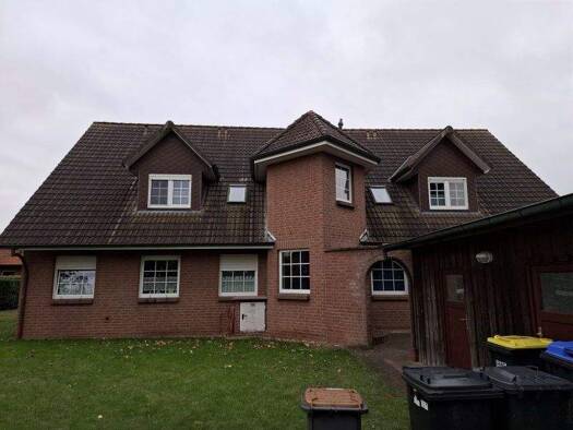 Mehrfamilienhaus zum Kauf als Kapitalanlage geeignet 468.000 € 12 Zimmer 297,5 m² 1.014 m² Grundstück Offen Bergen 29303