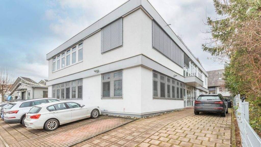Wohnung zum Kauf 329.000 € 5 Zimmer 223 m² 1. Geschoss frei ab 01.05.2026 Dürnau 73105