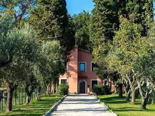 Haus zum Kauf 1.350.000 € 350 m² 5.000 m² Grundstück Roma 00123