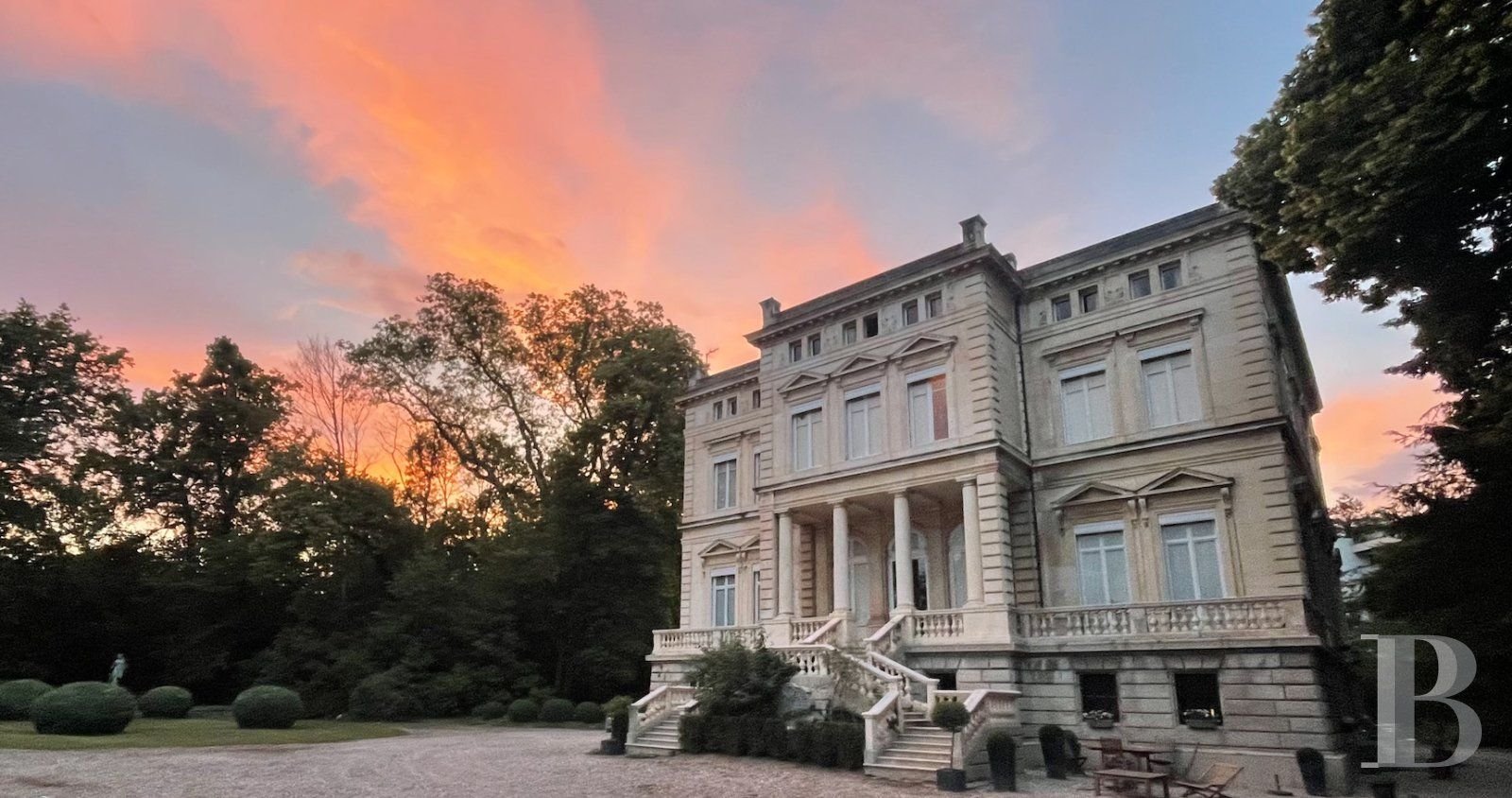 Schloss zum Kauf 10.000.000 € 15 Zimmer 1.400 m²<br/>Wohnfläche 20.675 m²<br/>Grundstück Bellecour-Ainay Lyon 69000