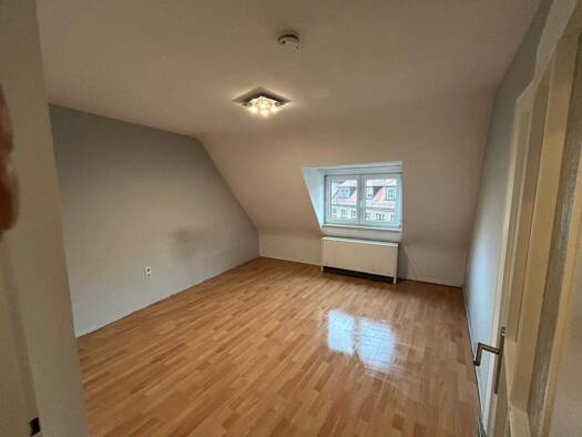 Wohnung zur Miete 390 € 2 Zimmer 40 m² 4. Geschoss frei ab sofort Karl-Grillenberger-Str. 16 Lorenz Nürnberg 90402