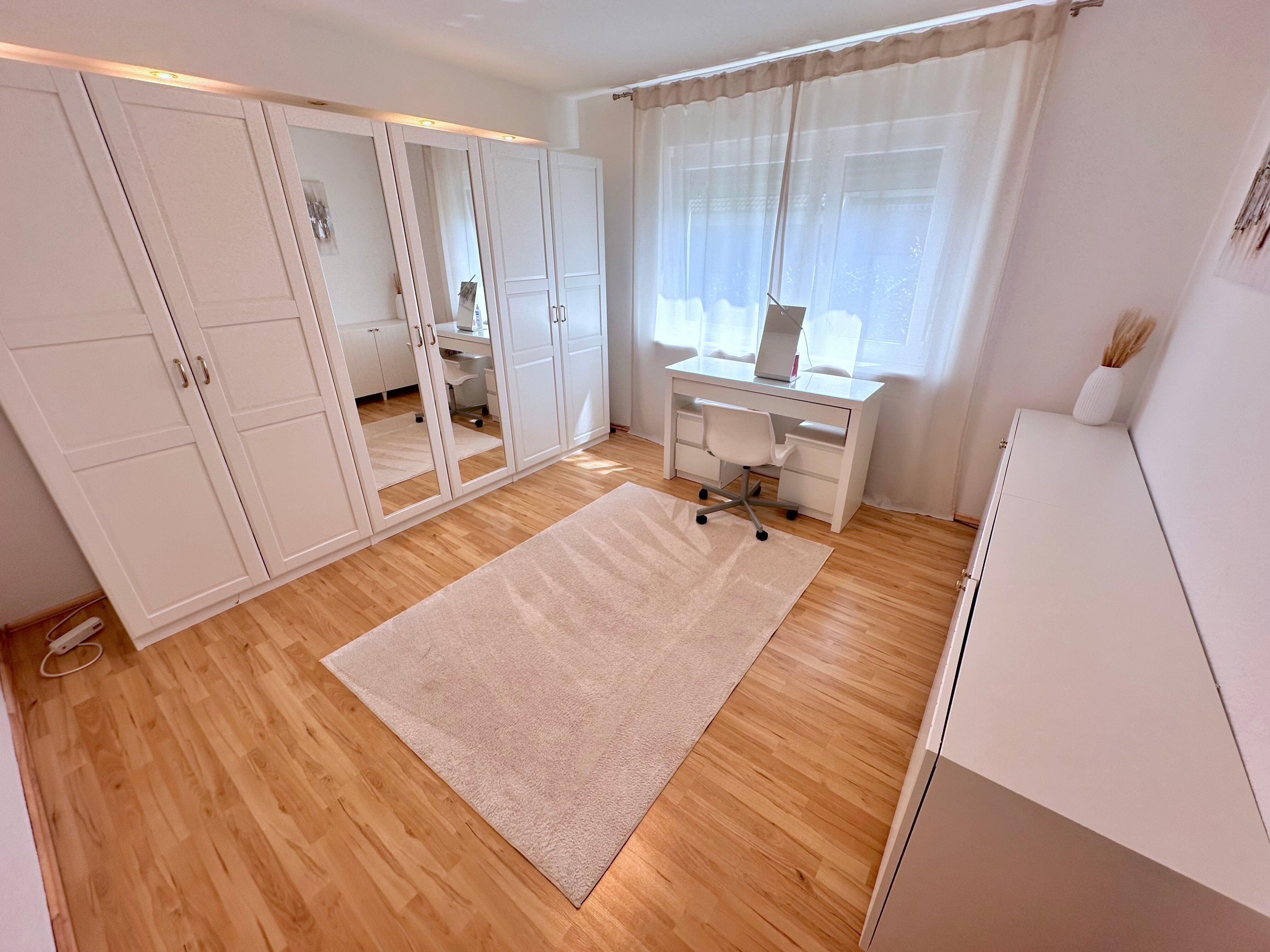 Reihenmittelhaus zum Kauf 415.000 € 6 Zimmer 144,2 m²<br/>Wohnfläche 196 m²<br/>Grundstück 01.01.2025<br/>Verfügbarkeit Kernstadt - West Lahr/Schwarzwald 77933