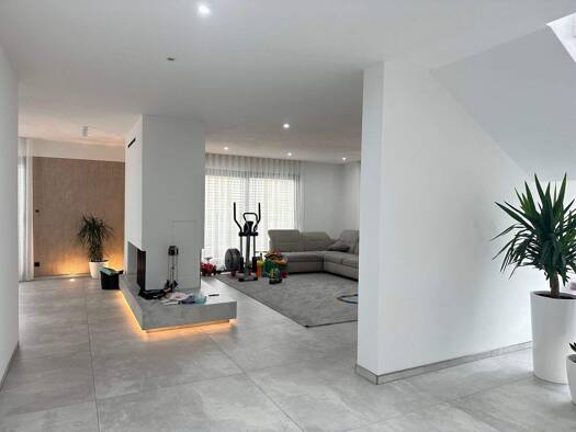 Einfamilienhaus zum Kauf 9,5 Zimmer 398 m² 635 m² Grundstück Bettringen Schwäbisch Gmünd 73529