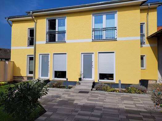 Wohnung zur Miete 750 € 3 Zimmer 90 m² Geschoss EG/2 frei ab 01.10.2026 Neustadt 32 Rieder Ballenstedt 06493