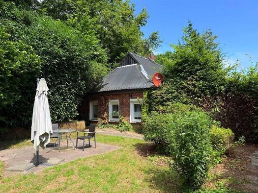 Bauernhaus zum Kauf 130.000 € 3 Zimmer 72 m² 3.606 m² Grundstück frei ab sofort Berumbur 26524